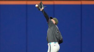 Mets survive Carson Benge’s brutal error against Yankees in Subway Series