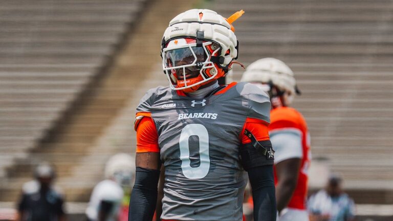 College football player William Davis dead at 22