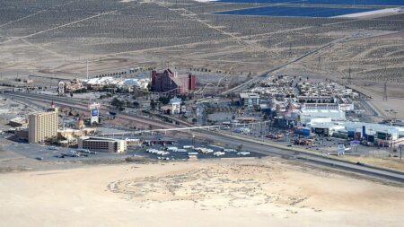 Final casino resort closure marks end of era for once-booming Nevada town