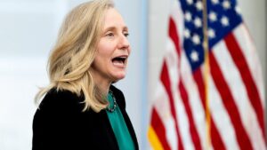 Legal expert unleashes on Spanberger’s new executive order targeting ICE: ‘Political theater’