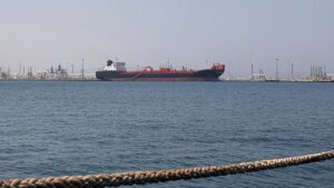 Mass tanker blackout rattles Gulf ahead of 1.35M-barrel oil transfer amid US-Iran talks: firm