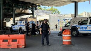 NYPD investigating after surveillance video captures group entering sewers through manholes NYPD investigating after surveillance video captures group entering sewers through manholes