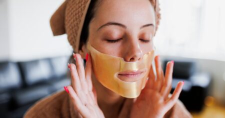Thousands of Amazon Reviewers Say Their ‘Skin Feels Tighter’ After Using This  Chin-Lifting Mask