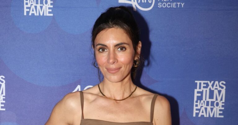 Jamie Lynn Sigler Says She Was 88 Pounds While Experiencing Body Dysmorphia on ‘The Sopranos’