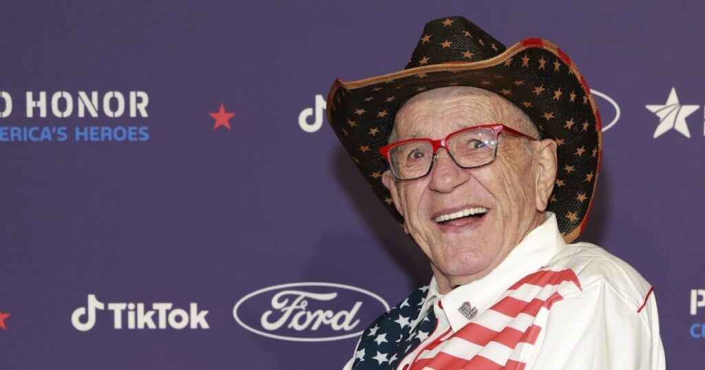 Influencer Patriotic Kenny Dead at Age 84 Following Battle With Stage 4 Lung Cancer Influencer Patriotic Kenny Dead at Age 84 Following Battle With Stage 4 Lung Cancer