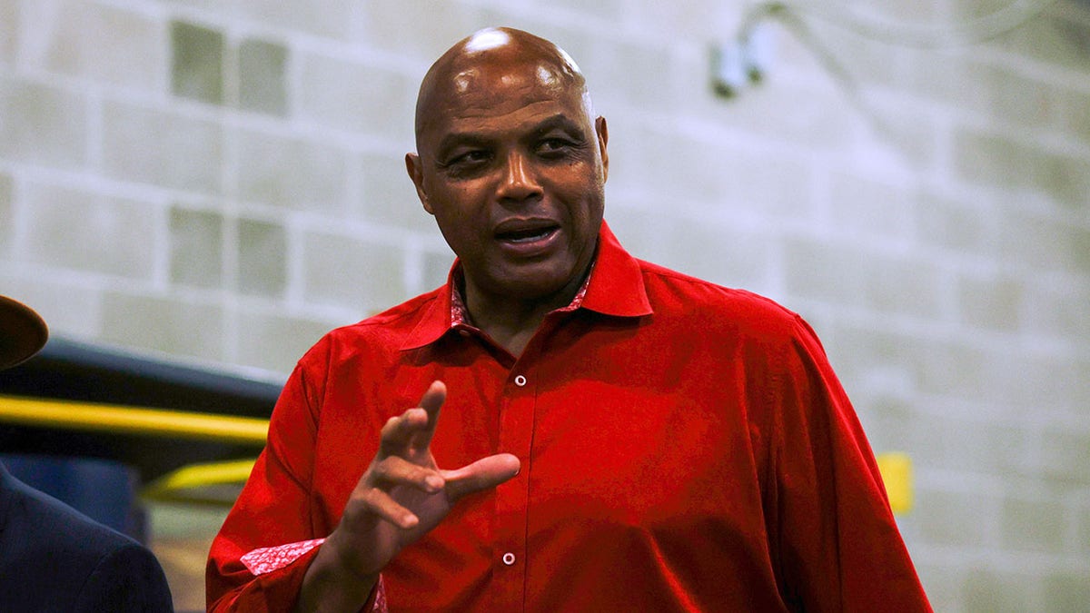 Charles Barkley entering Neville Arena through loading dock