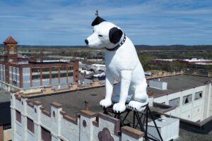 Future of beloved 28-foot-tall dog statue named ‘Nipper’ on a NY warehouse is up in the air