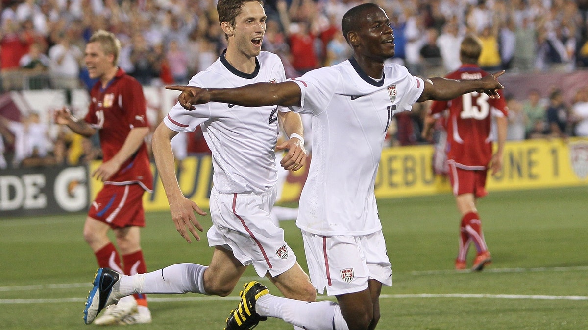 Maurice Edu celebrates his goal against the Czechs in a friendly ahead of the 2010 World Cup. (Getty Images)