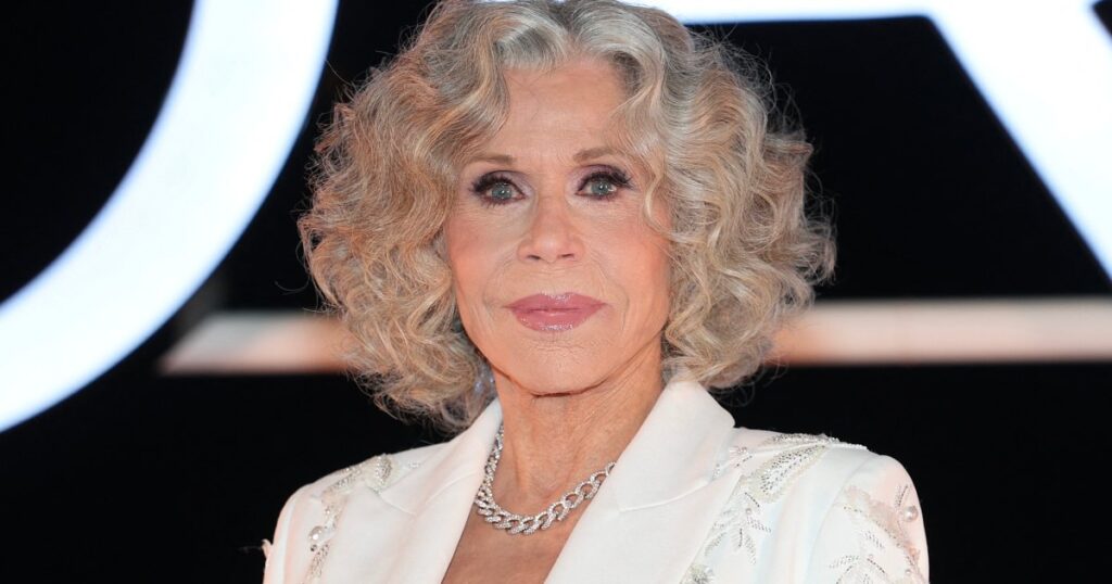 Jane Fonda Uses This Foundation Users Say is a ‘Masterpiece’ for Mature Skin Jane Fonda Uses This Foundation Users Say is a ‘Masterpiece’ for Mature Skin