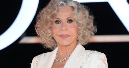 Jane Fonda Uses This  Foundation Users Say is a ‘Masterpiece’ for Mature Skin