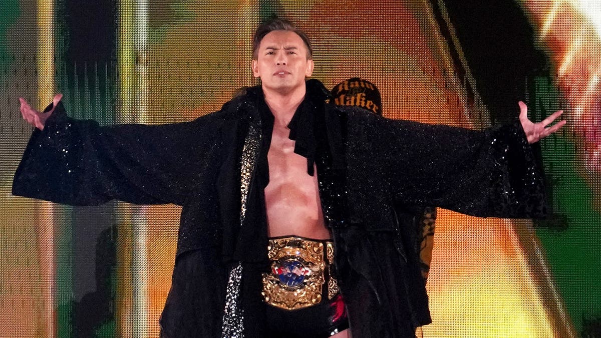 Kazuchika Okada entering wrestling ring at Tokyo Dome