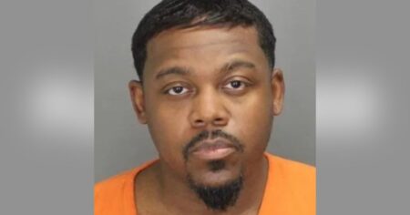 Man Pinned Ex-Girlfriend With His Car Before Shooting Her 2 Times in Front of Their Daughter