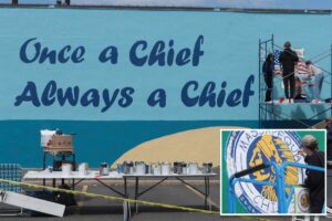 Massapequa students defiantly paint huge, lasting Chiefs message in defiance of Gov. Hochul: ‘Always a Chief’