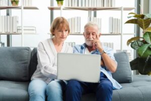 Granddaughter adorably teaches 102-year-old grandparents how to use Uber Eats — and people can’t get enough of the wholesome moment Granddaughter adorably teaches 102-year-old grandparents how to use Uber Eats — and people can’t get enough of the wholesome moment