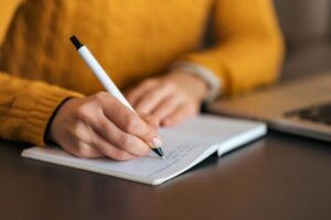 Here’s why the majority of people are right-handed, according to study
