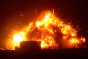 Blue Origin New Glenn rocket explodes into massive fireball during ‘hotfire test’ in Florida
