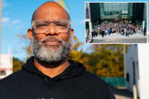 Chicago pastor gathers hundreds of men to declare violence-free zone in notorious neighborhood