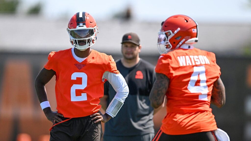 Browns coach Todd Monken keeping QB competition open amid uneven practice reps, Shedeur Sanders buzz