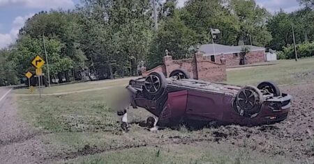 Toddler Seen Running From Wrecked Car After Chase With Arkansas Police Chase Ends in Crash