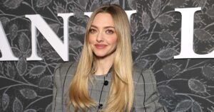 PSA: Amanda Seyfried Approved This Controversial Anti-Jeans Trend That’s Taking Over NYC