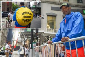 I’m spending hours in line to save desperate Knicks fans a spot for parade — and raking in cash I’m spending hours in line to save desperate Knicks fans a spot for parade — and raking in cash