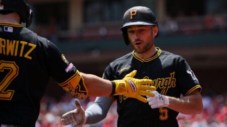 Pirates’ Brandon Lowe ejected after ABS challenge was disallowed, leading to fly out