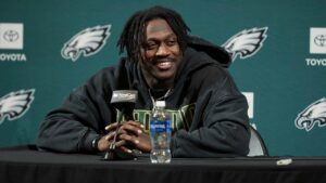 A.J. Brown headed to New England to reunite with Mike Vrabel after a season of Eagles unhappiness