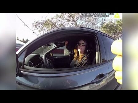 Driver with no right hand ticketed for using phone in her right hand