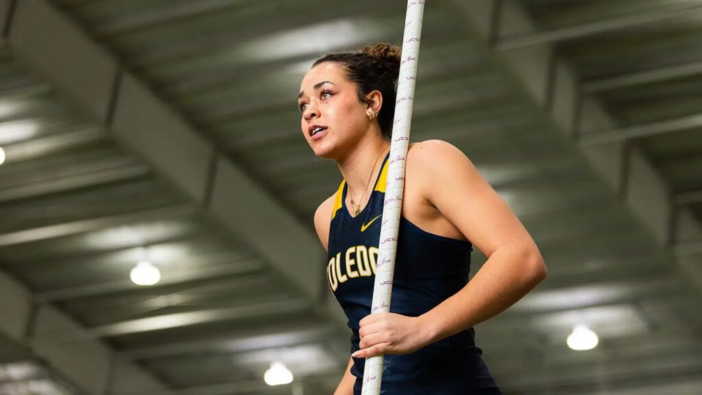 University of Toledo pole vaulter Eva Moran killed in three-vehicle crash in Ohio at age 19 University of Toledo pole vaulter Eva Moran killed in three-vehicle crash in Ohio at age 19