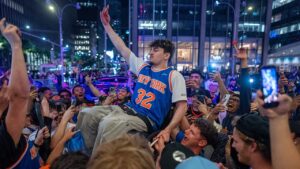 NYPD lifts ban on Knicks watch parties outside MSG for Game 1 of NBA Finals after fans were too rowdy NYPD lifts ban on Knicks watch parties outside MSG for Game 1 of NBA Finals after fans were too rowdy