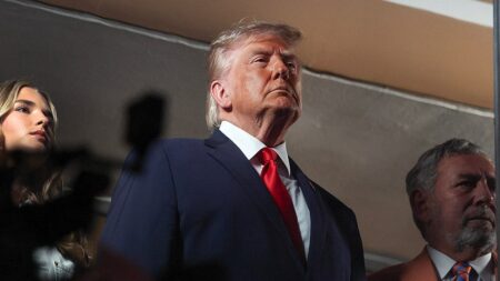 Trump draws much different reaction at NBA Finals than he did at CFP national title game