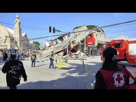 7.8 magnitude earthquake rocks the Philippines, triggering tsunami warnings across region 7.8 magnitude earthquake rocks the Philippines, triggering tsunami warnings across region