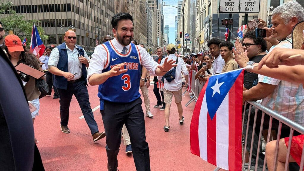 Mamdani parties with Knicks champion Jose Alvarado on Puerto Rican Day Parade float in New York