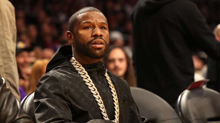 Floyd Mayweather facing felony charges after allegedly bouncing check on 0K luxury watch