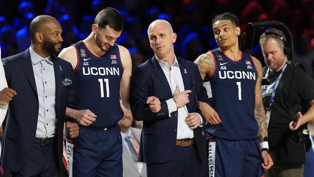 UConn basketball coach floats potential game at White House after UFC event UConn basketball coach floats potential game at White House after UFC event