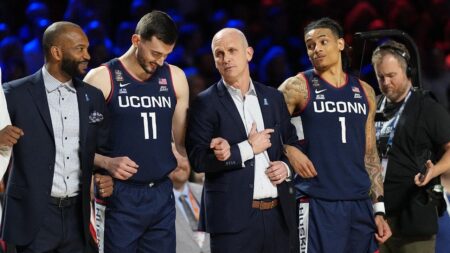 UConn basketball coach floats potential game at White House after UFC event