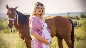 Texas woman faked pregnancy for months before killing friend, abducting her unborn baby Texas woman faked pregnancy for months before killing friend, abducting her unborn baby
