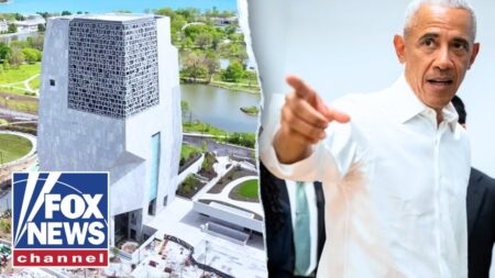 Obama UNVEILS presidential center in Chicago