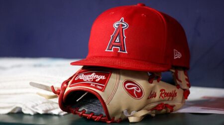 17-year-old MLB prospect swipes eight bases in minor league game