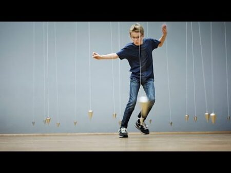 Forget ‘Do Not Touch’: Choreographer William Forsythe invites you to dance with the exhibits Forget ‘Do Not Touch’: Choreographer William Forsythe invites you to dance with the exhibits