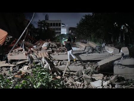 At least 164 killed and 971 injured in powerful Venezuela earthquakes