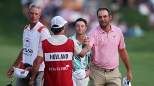 Scottie Scheffler drains clutch putt to force sudden-death Monday playoff with Viktor Hovland at Travelers