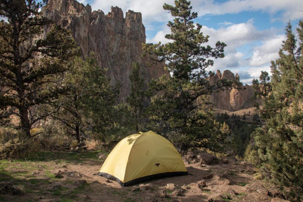 Sex offender allegedly cut open camping tent, kidnapped and bound two women from Oregon hiking trail Sex offender allegedly cut open camping tent, kidnapped and bound two women from Oregon hiking trail