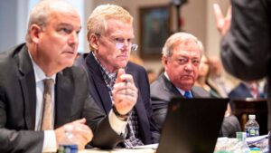 Alex Murdaugh’s lawyer vows to dismantle infamous kennel video as defense weighs another turn on the stand