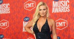 Brooke Hogan Addresses Speculation She Has a ‘Team’ to Help Her: ‘Doing It On Our Own’ Brooke Hogan Addresses Speculation She Has a ‘Team’ to Help Her: ‘Doing It On Our Own’