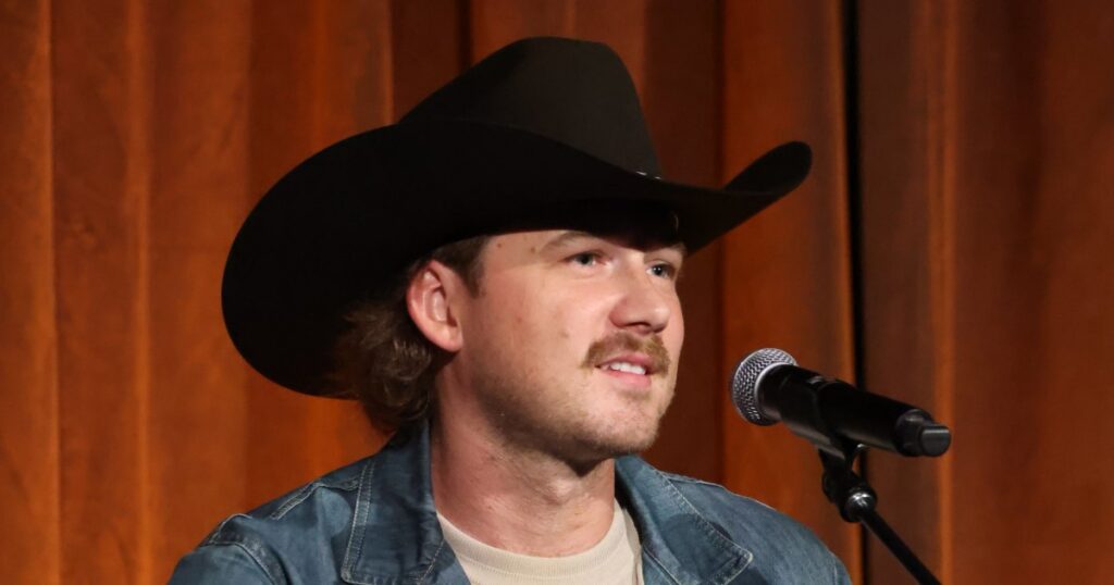 Morgan Wallen Hurls Phone Across Stage After Snatching It From Security Guard’s Hands