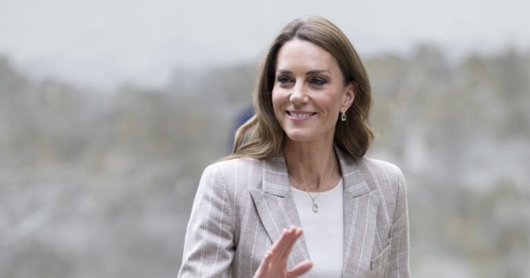 Kate Middleton’s Raffia Clutch Is the Vacation-Ready Summer Bag We’re Copying for Just Kate Middleton’s Raffia Clutch Is the Vacation-Ready Summer Bag We’re Copying for Just