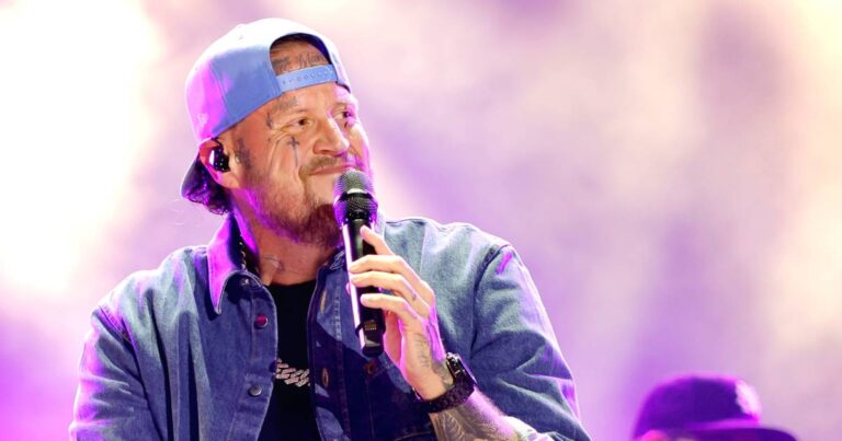 Jelly Roll Ditched Wedding Ring During 2026 CMA Fest Performance Amid Bunnie Xo Divorce