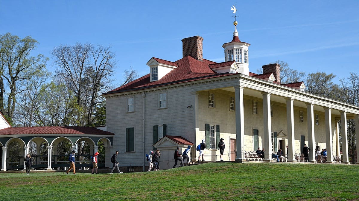 Mount Vernon mansion exteriors