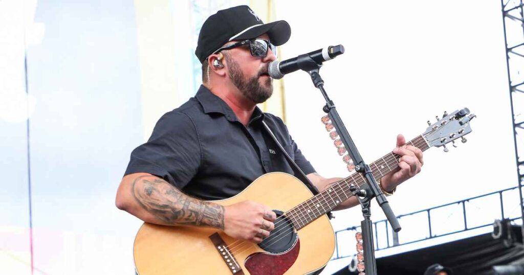 Country Singer Tyler Farr Cancels Goshen Stampede Performance After Farming Accident 